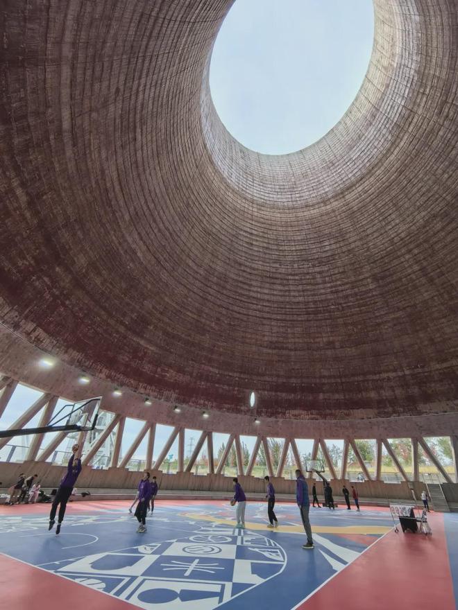 文明行动派 工业遗存焕新颜文明运动成风尚——探秘首钢园NBA·咪咕AI智慧篮球场(图3)