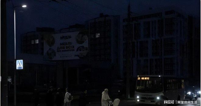 乌克兰遭核打击警告俄军发射13枚“全球禁止”导弹(图5) 乌克兰遭核打击警告俄军发射13枚“全球禁止”导弹(图5)